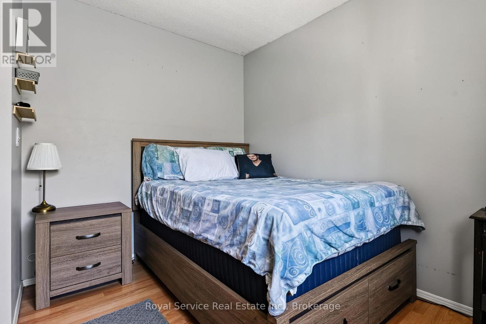 32 HEWSON DRIVE - 27