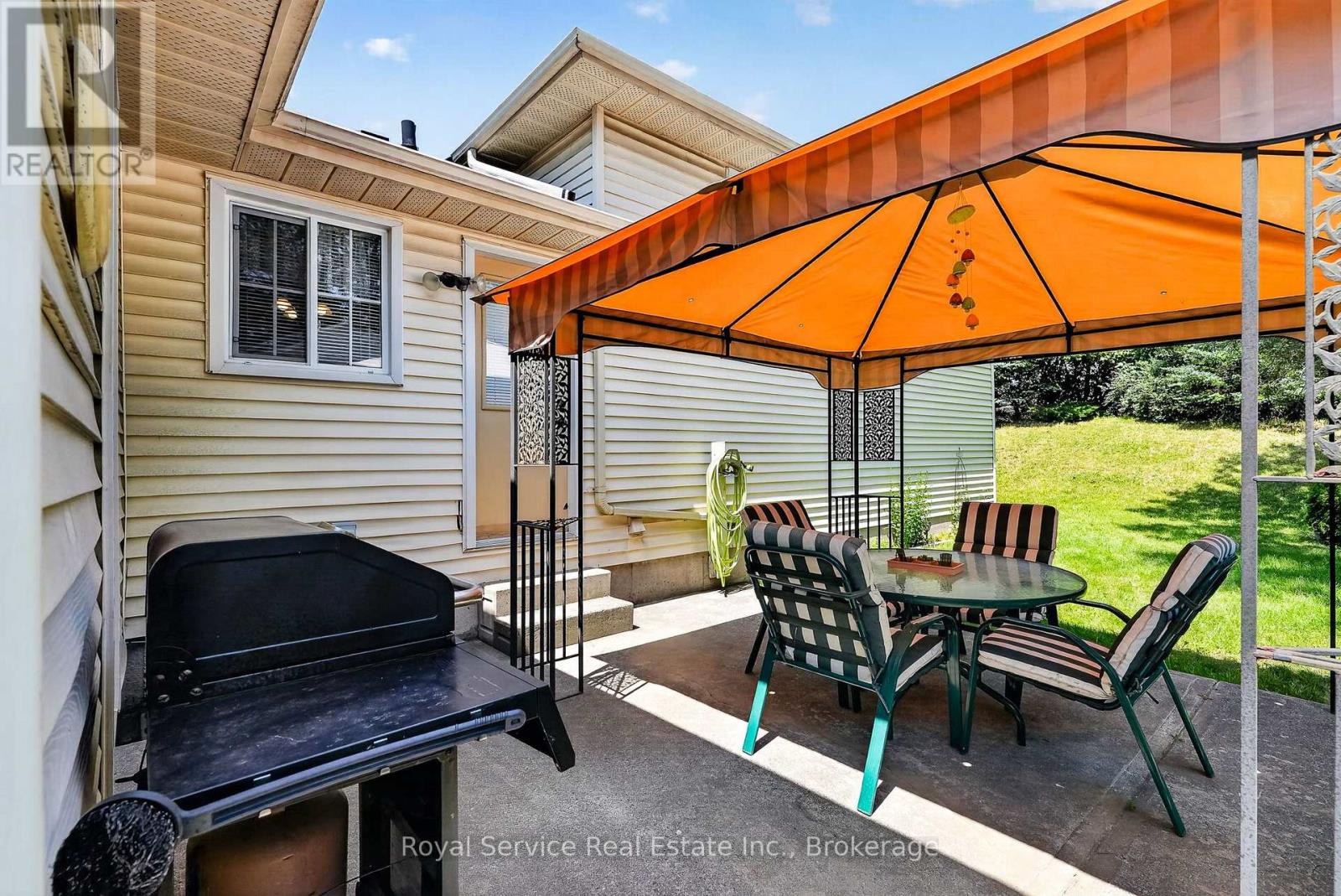 32 HEWSON DRIVE - 39
