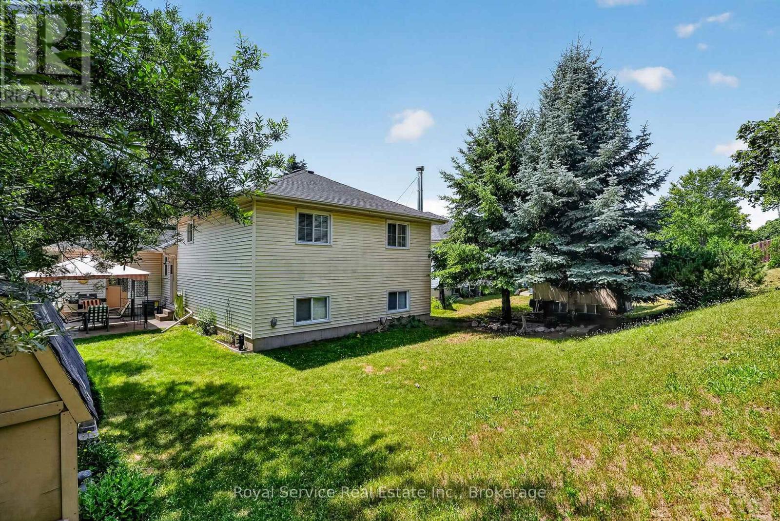 32 HEWSON DRIVE - 47