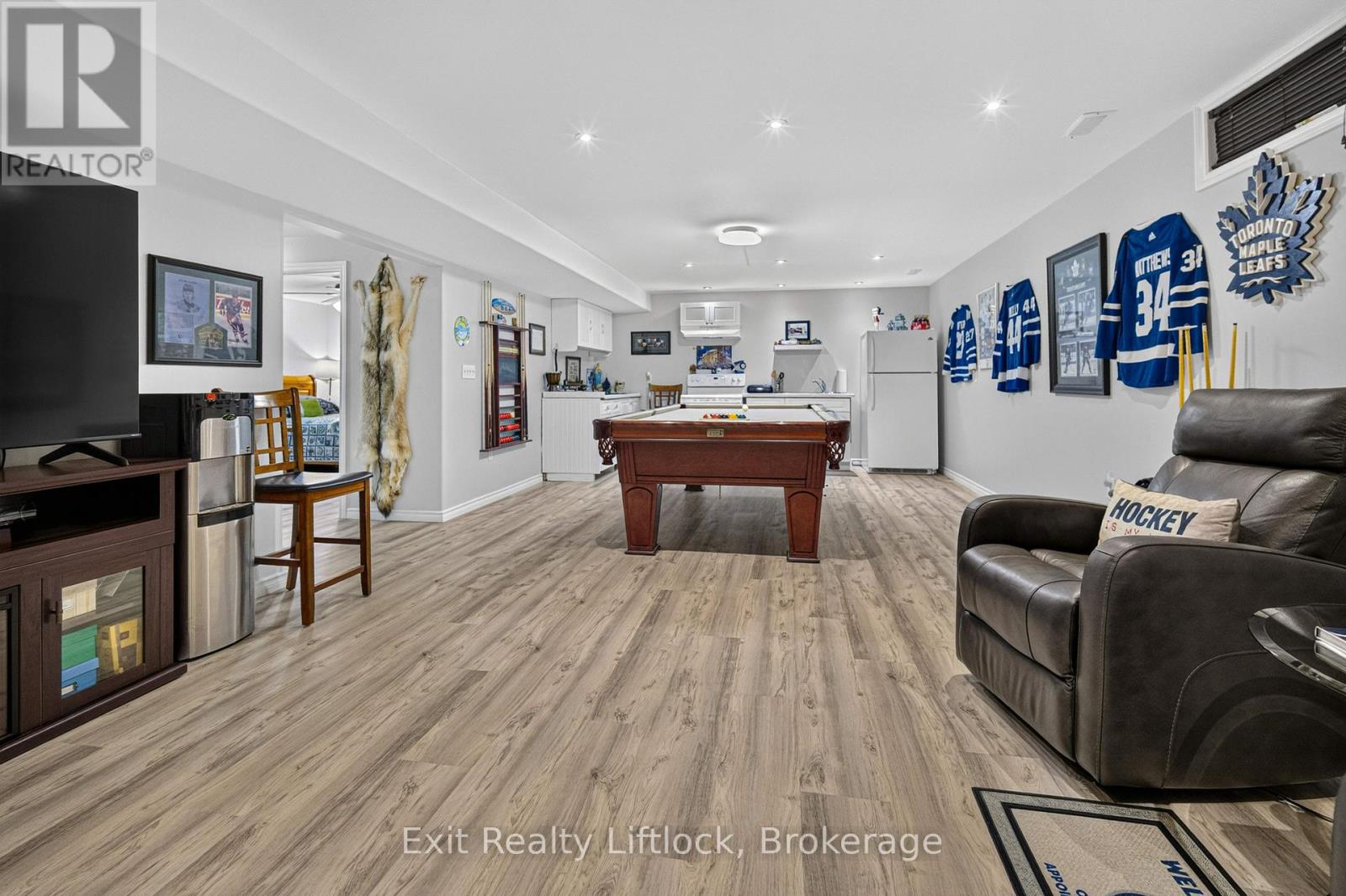 1 MCGREGOR COURT - 25
