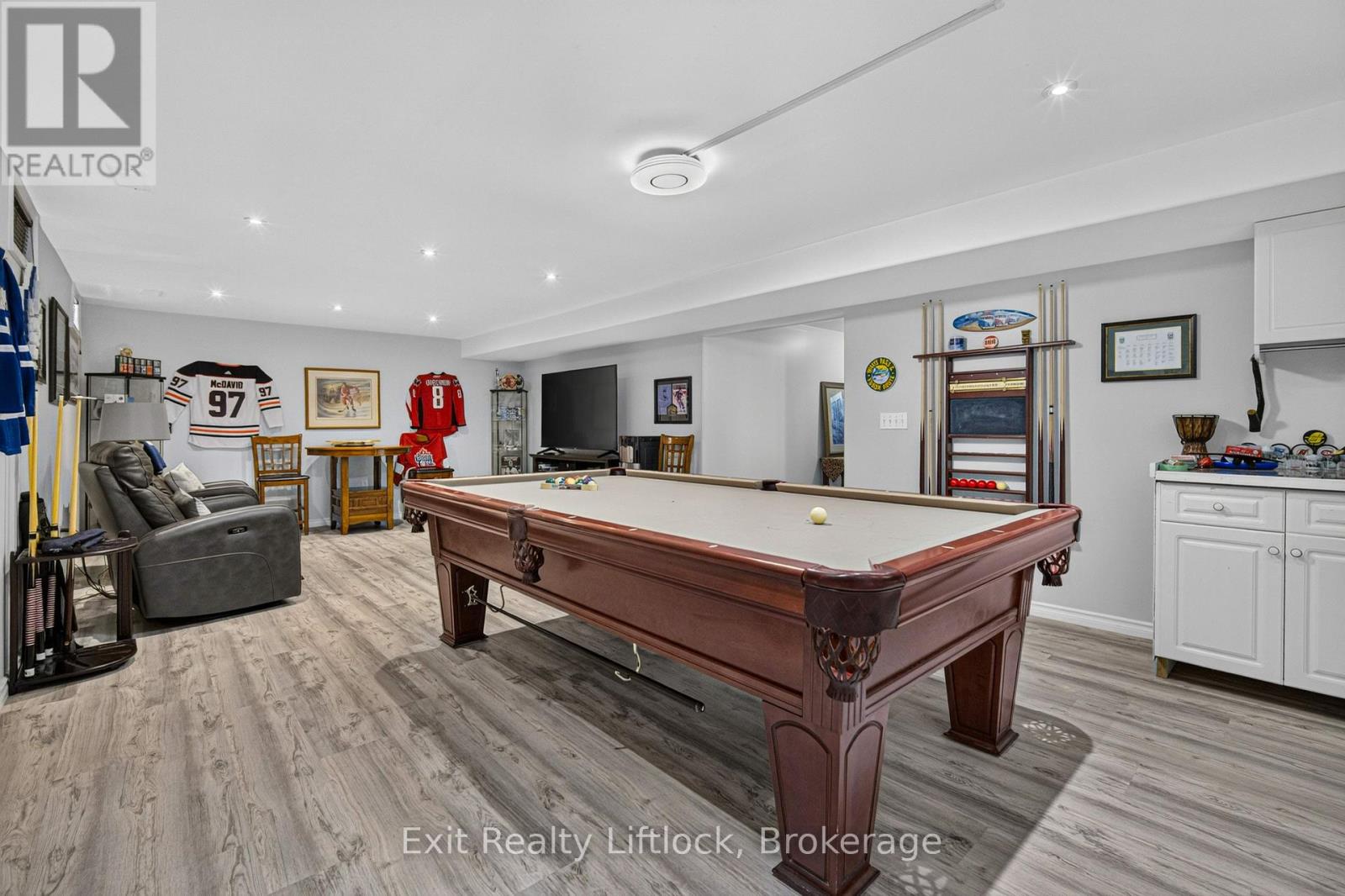 1 MCGREGOR COURT - 26
