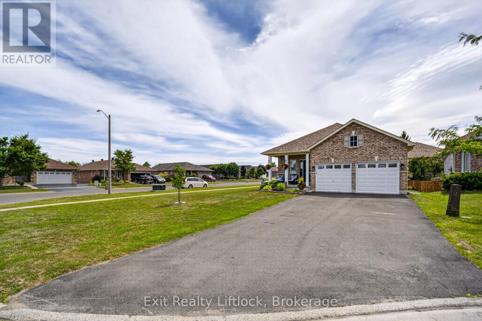 1 MCGREGOR COURT - 34