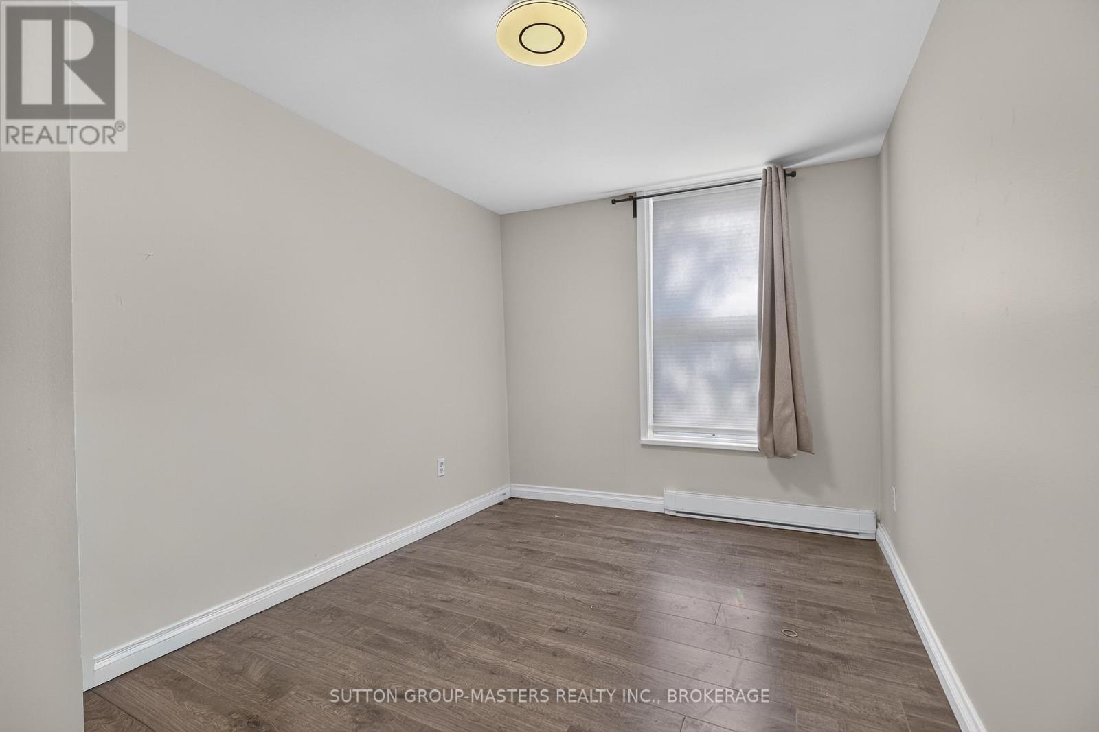 380 BARRIE STREET - 11