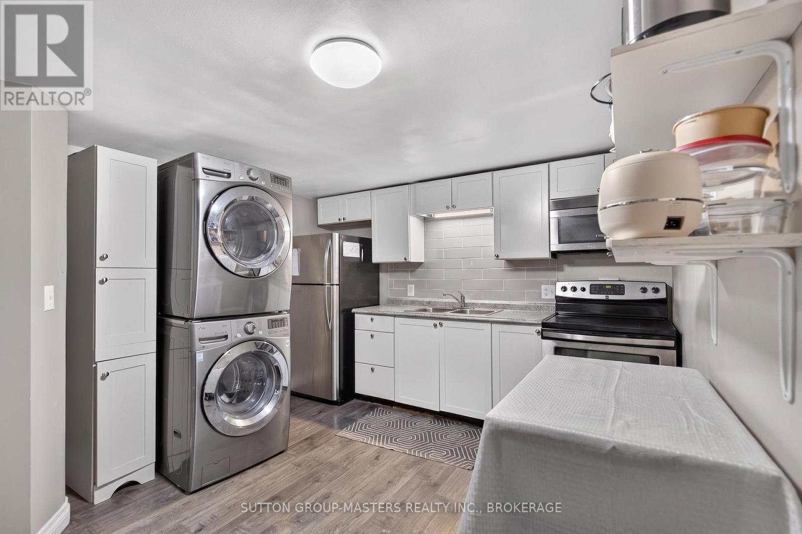 380 BARRIE STREET - 24