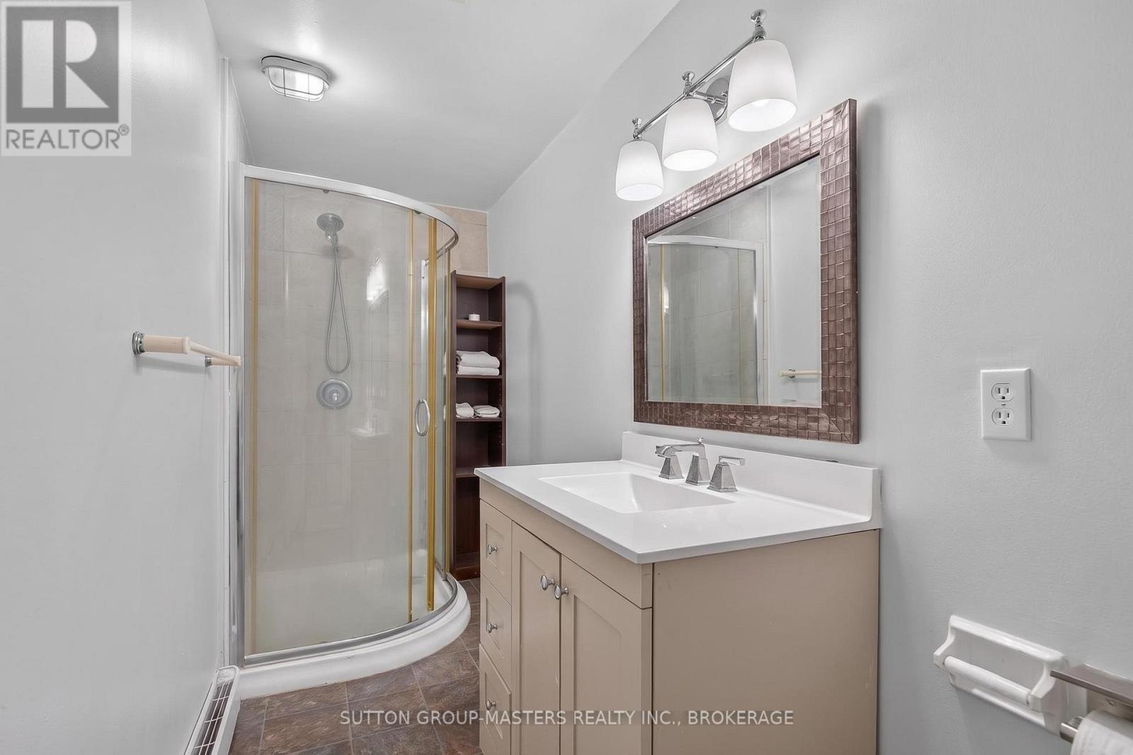 380 BARRIE STREET - 25