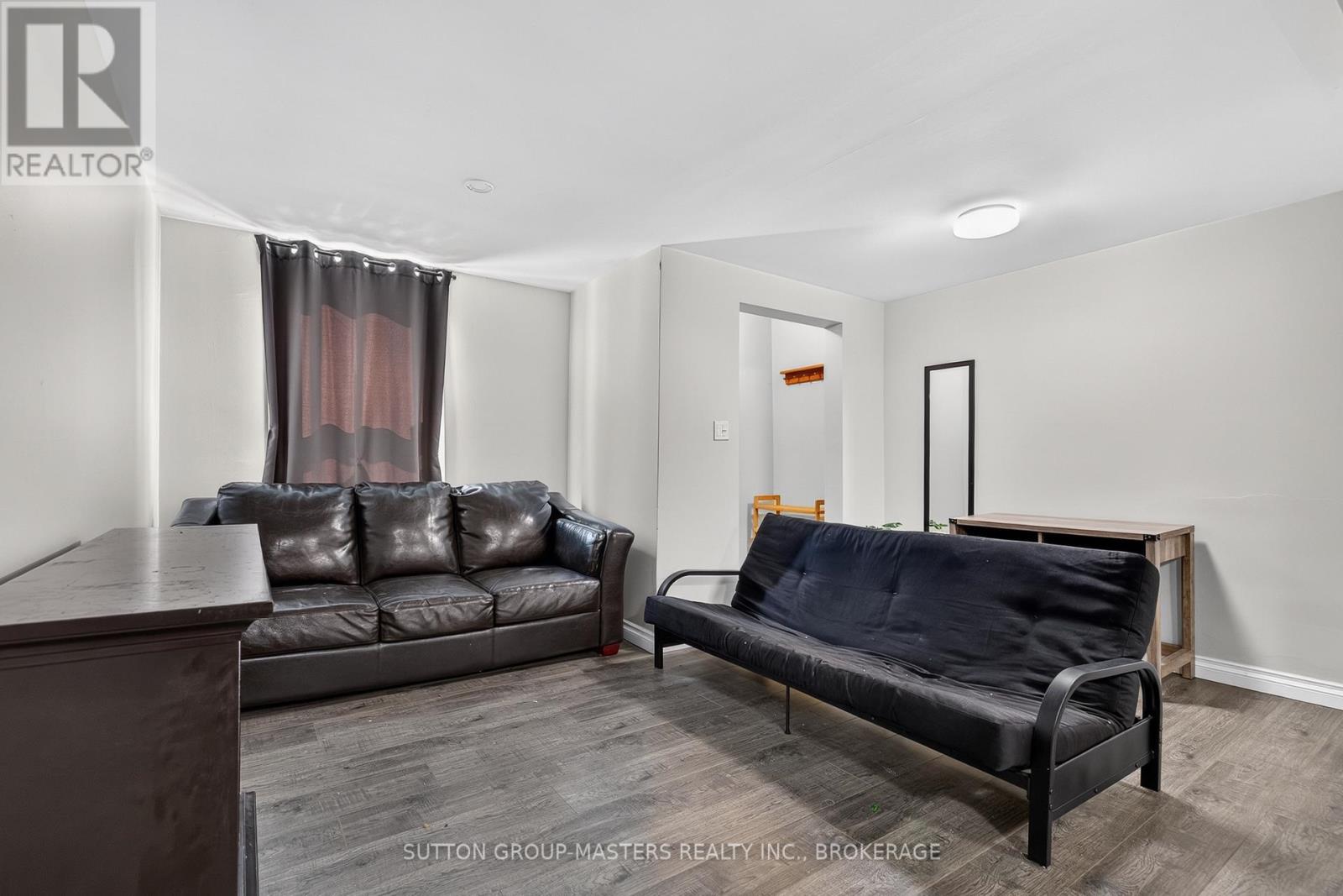 380 BARRIE STREET - 5