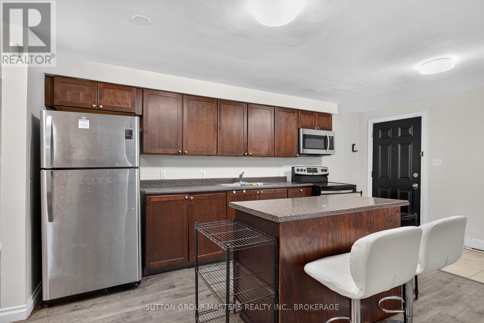 380 BARRIE STREET - 8