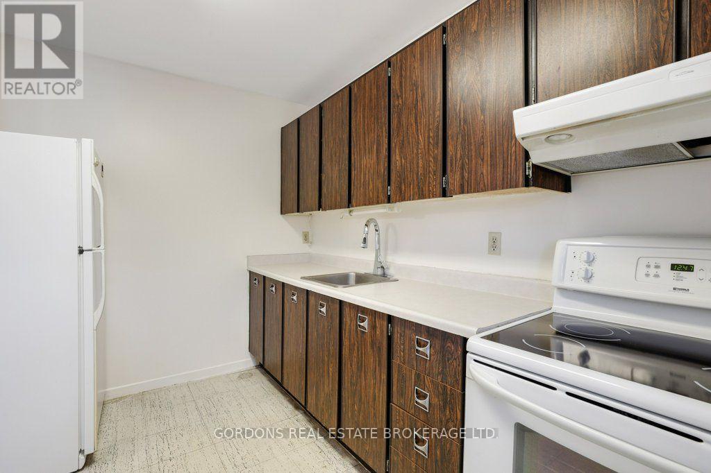 3 Bed, 2 Bath House for Sale in Ottawa – 53 – 3322 UPLANDS DRIVE, Ottawa – MLS# X13582934 - Image 16