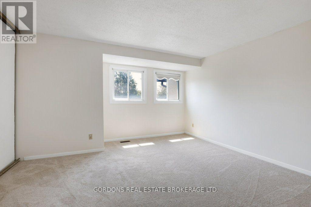3 Bed, 2 Bath House for Sale in Ottawa – 53 – 3322 UPLANDS DRIVE, Ottawa – MLS# X13582934 - Image 29