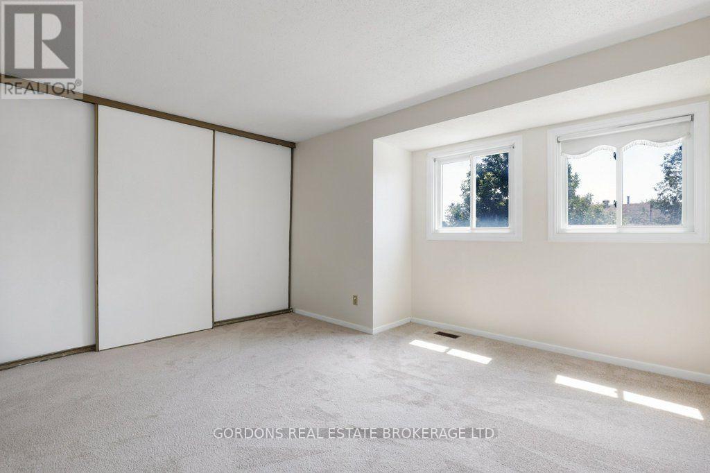 3 Bed, 2 Bath House for Sale in Ottawa – 53 – 3322 UPLANDS DRIVE, Ottawa – MLS# X13582934 - Image 31