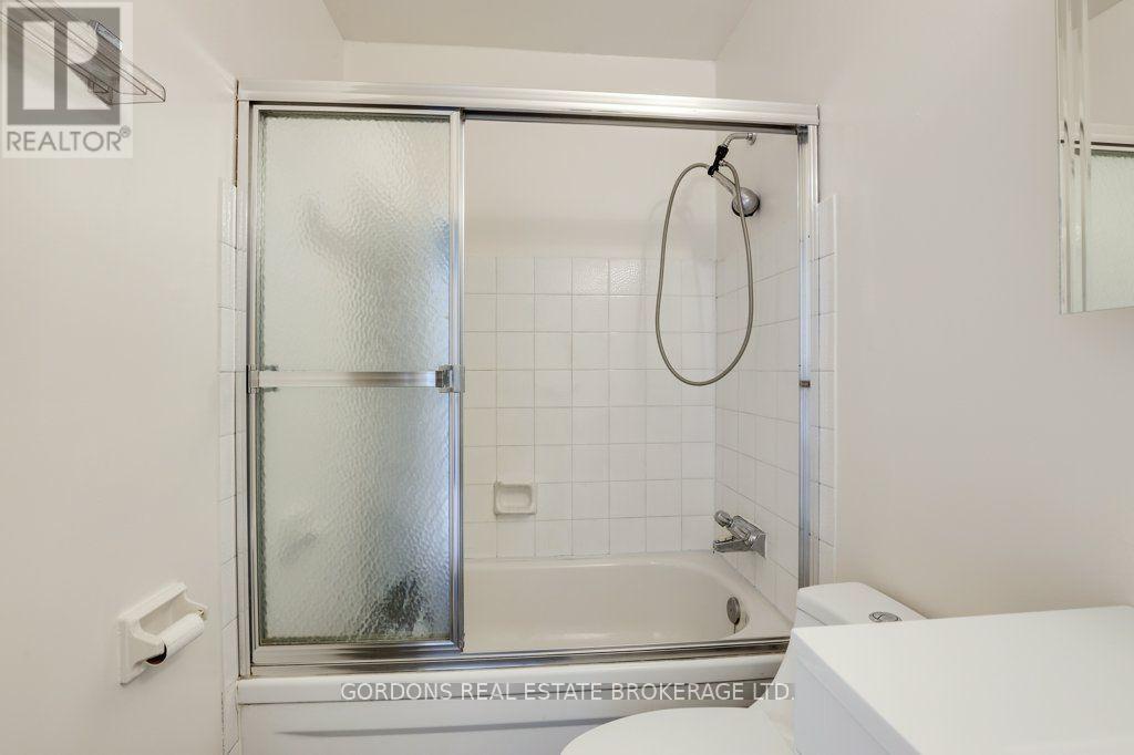 3 Bed, 2 Bath House for Sale in Ottawa – 53 – 3322 UPLANDS DRIVE, Ottawa – MLS# X13582934 - Image 37