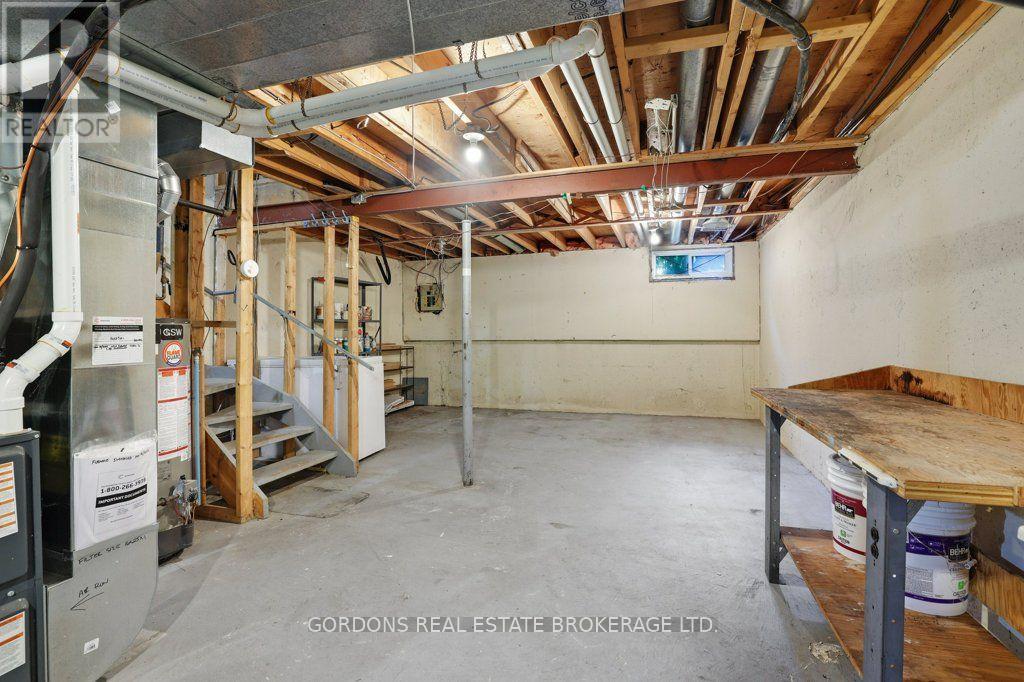 3 Bed, 2 Bath House for Sale in Ottawa – 53 – 3322 UPLANDS DRIVE, Ottawa – MLS# X13582934 - Image 39