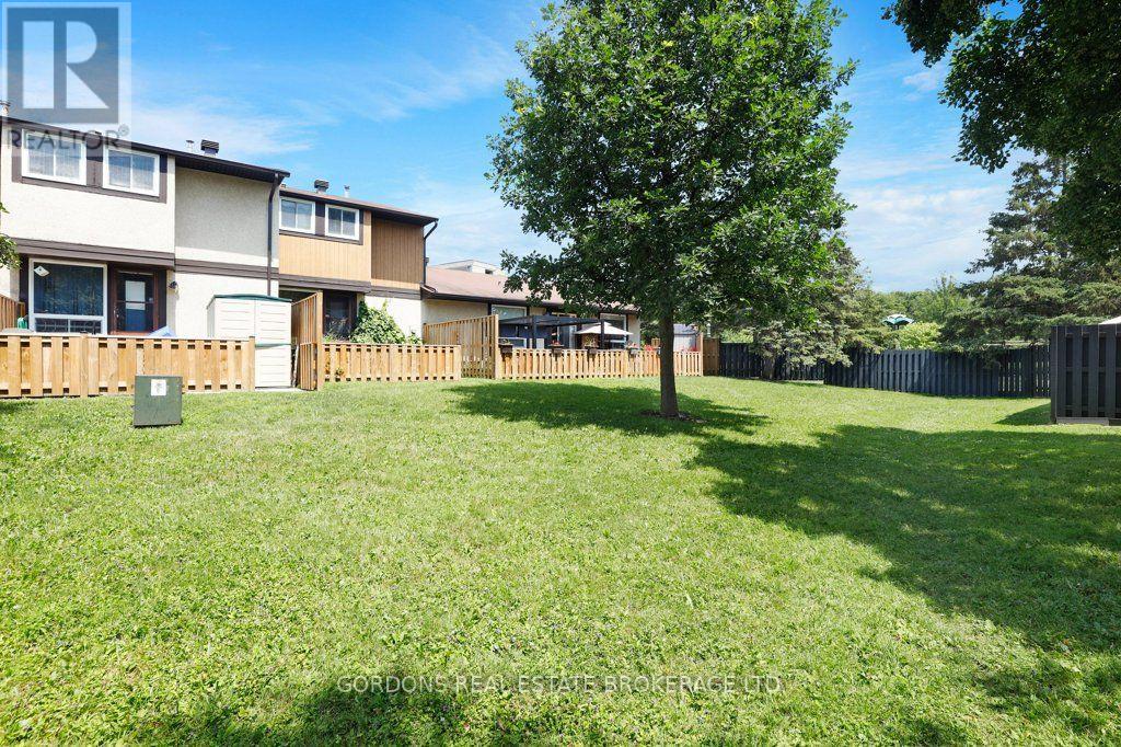 3 Bed, 2 Bath House for Sale in Ottawa – 53 – 3322 UPLANDS DRIVE, Ottawa – MLS# X13582934 - Image 9