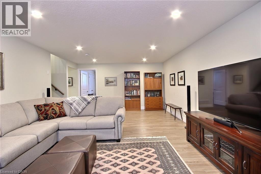1095 KINCAID Street - Image 16