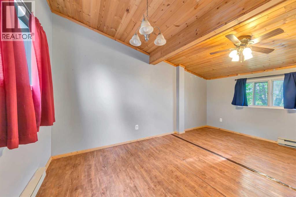 5207 48 Street - 17