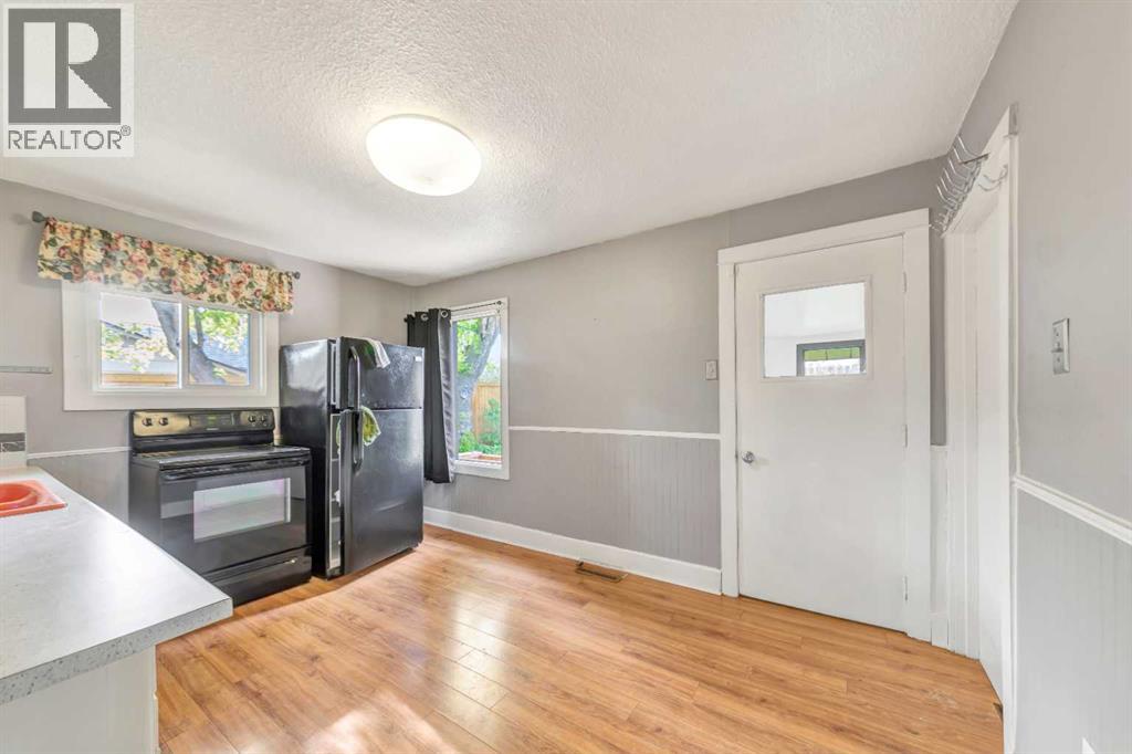 5207 48 Street - 11