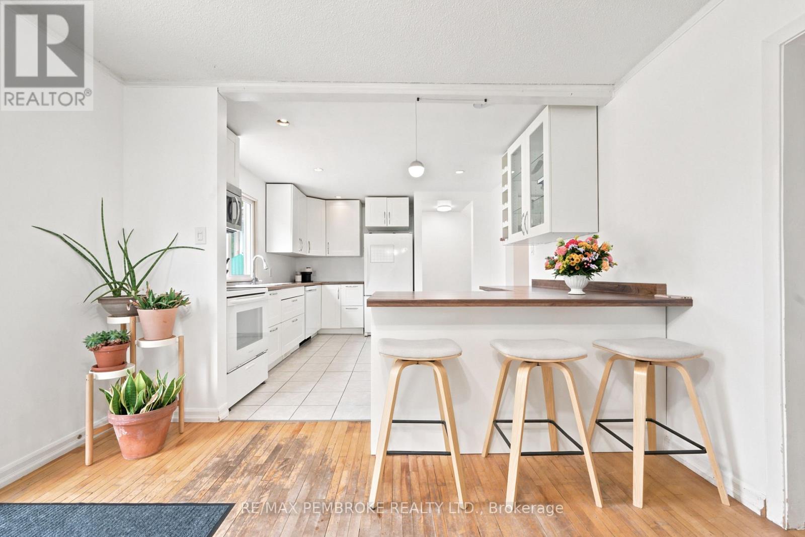 117 ALGONQUIN STREET - 10