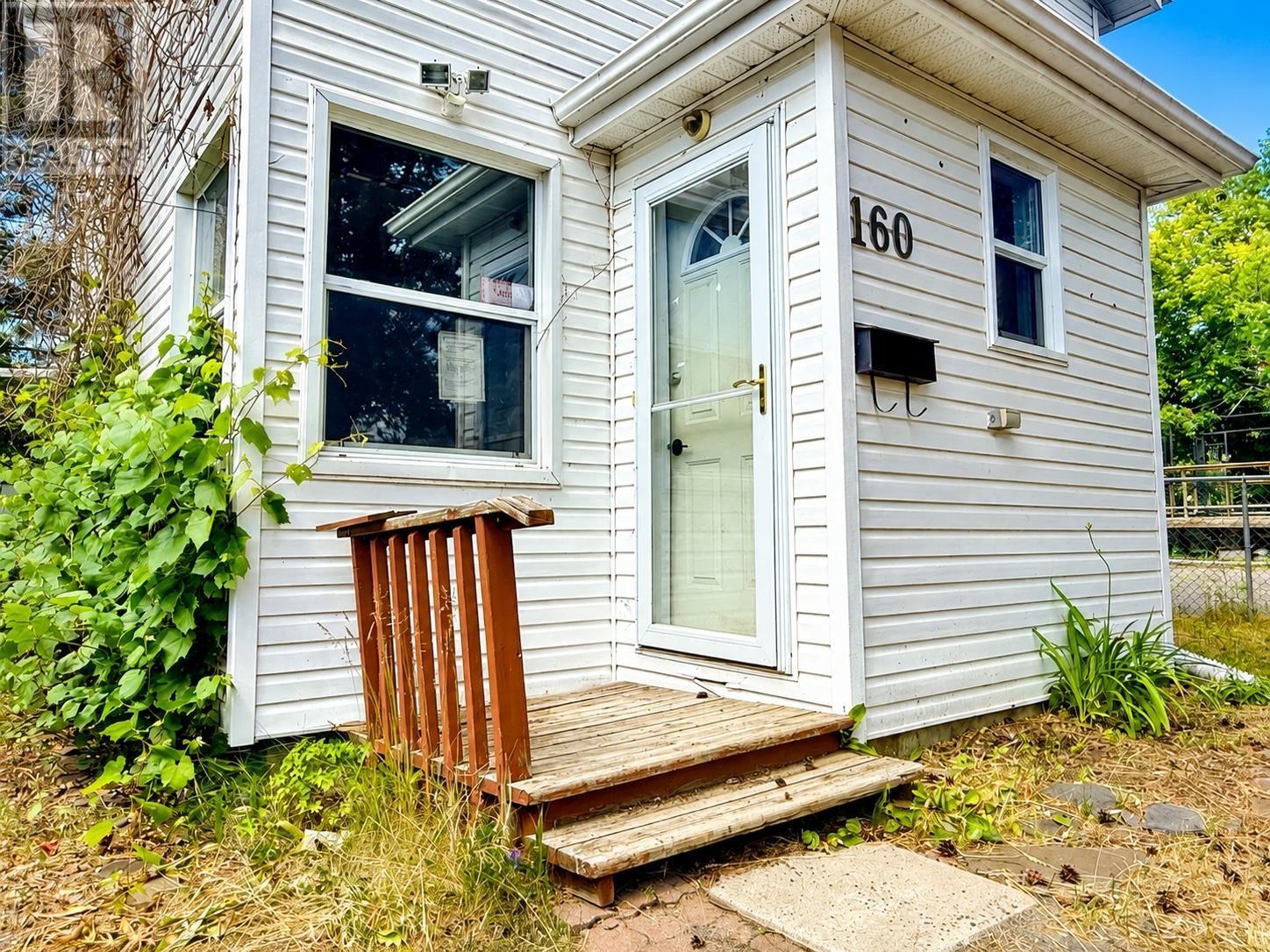 160 Bruce ST - 3