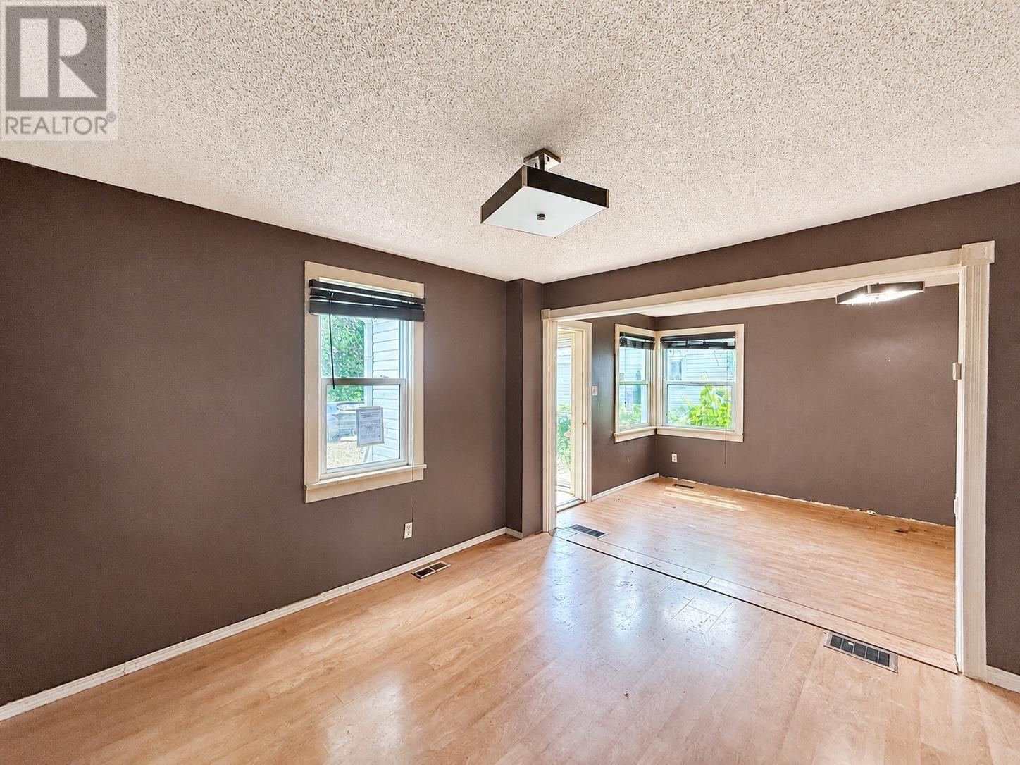 160 Bruce ST - 7