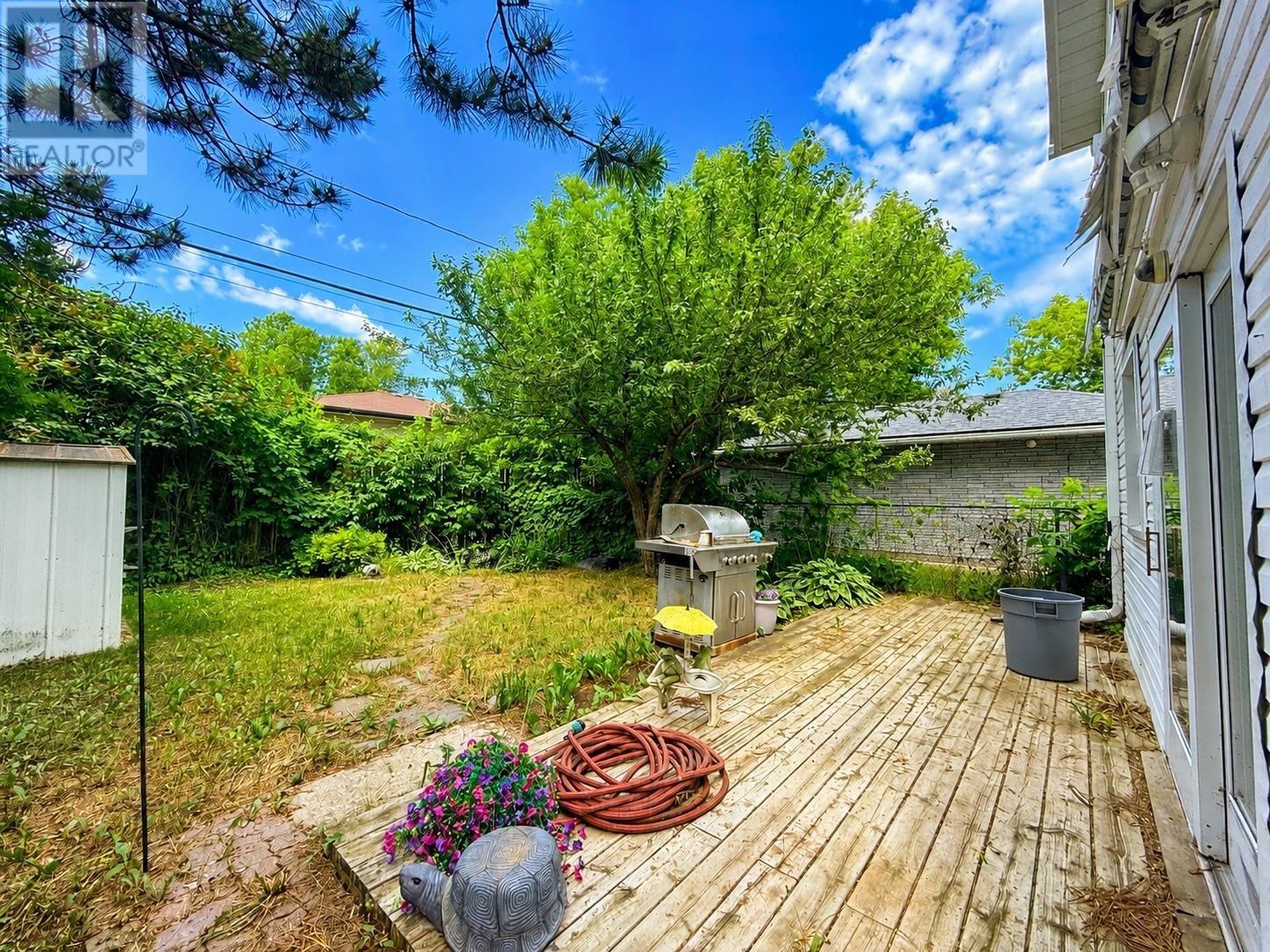 160 Bruce ST - 32