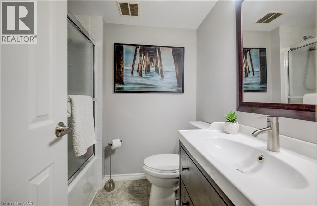#401 260 SHELDON Avenue N - 22