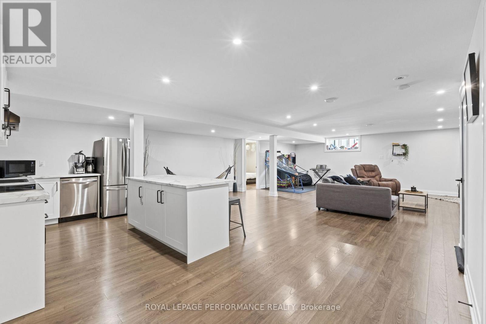 187 GRAND TRONC STREET - 31