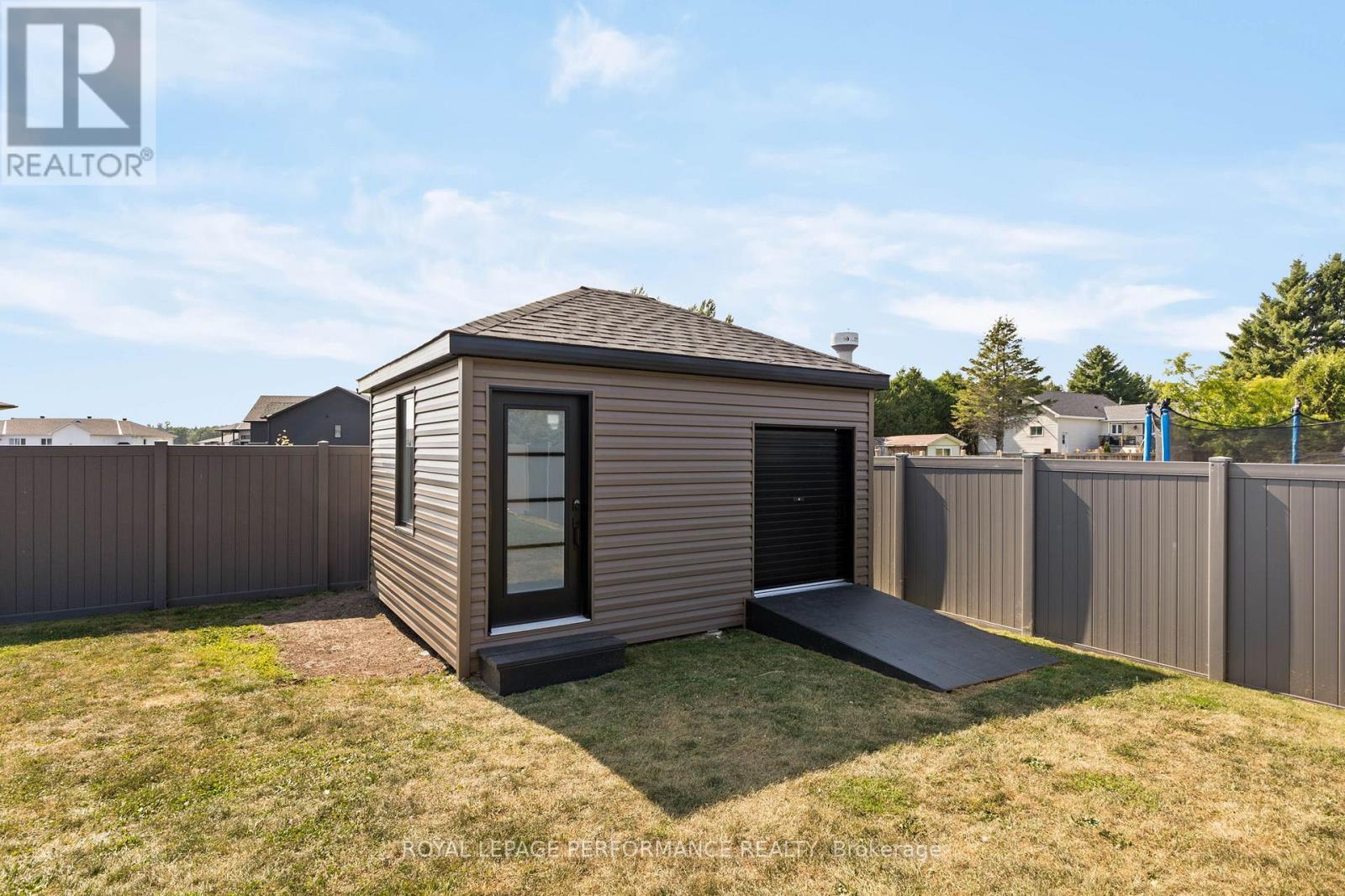 187 GRAND TRONC STREET - 44