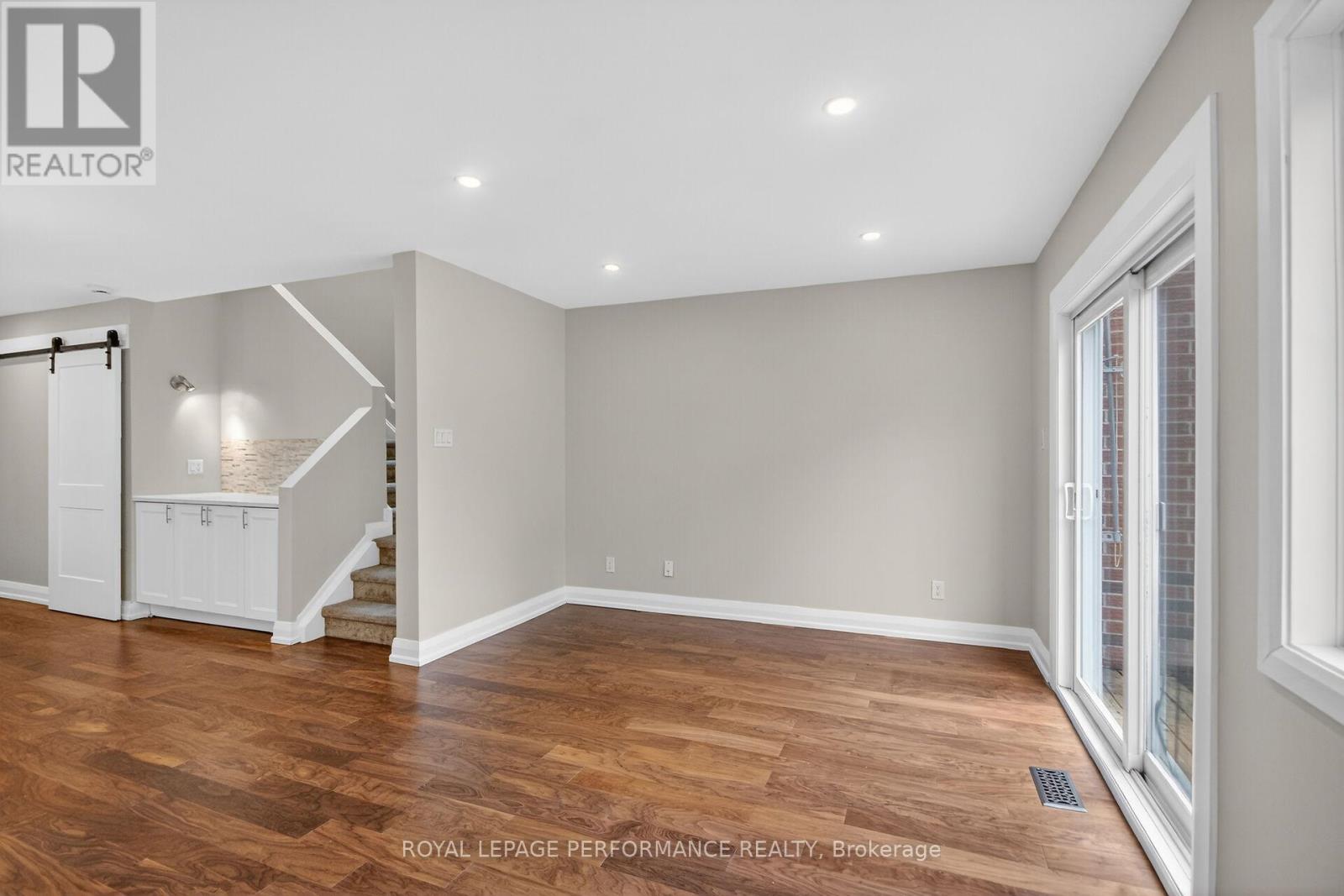 34 DIGNARD STREET - 14