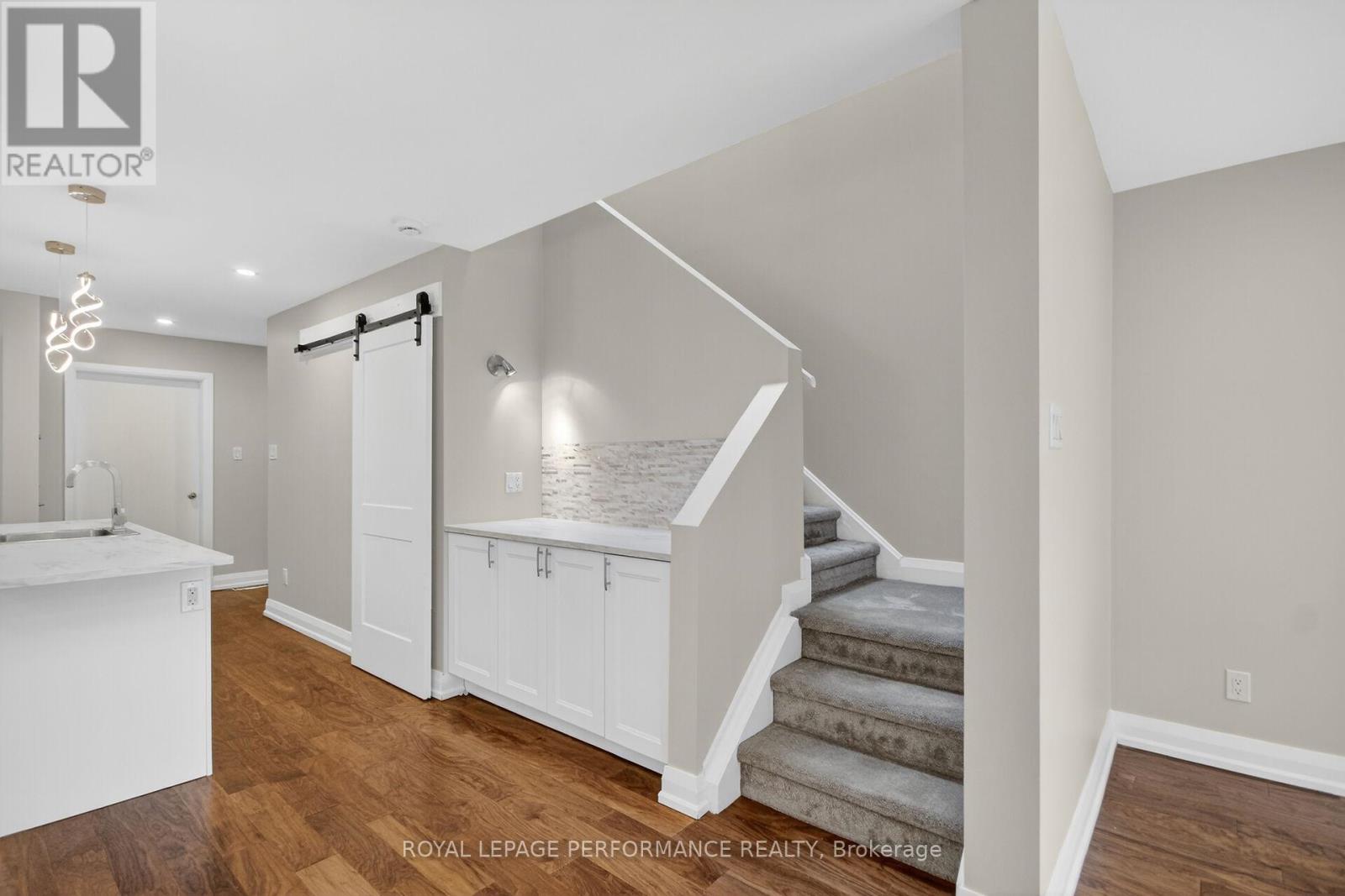 34 DIGNARD STREET - 16