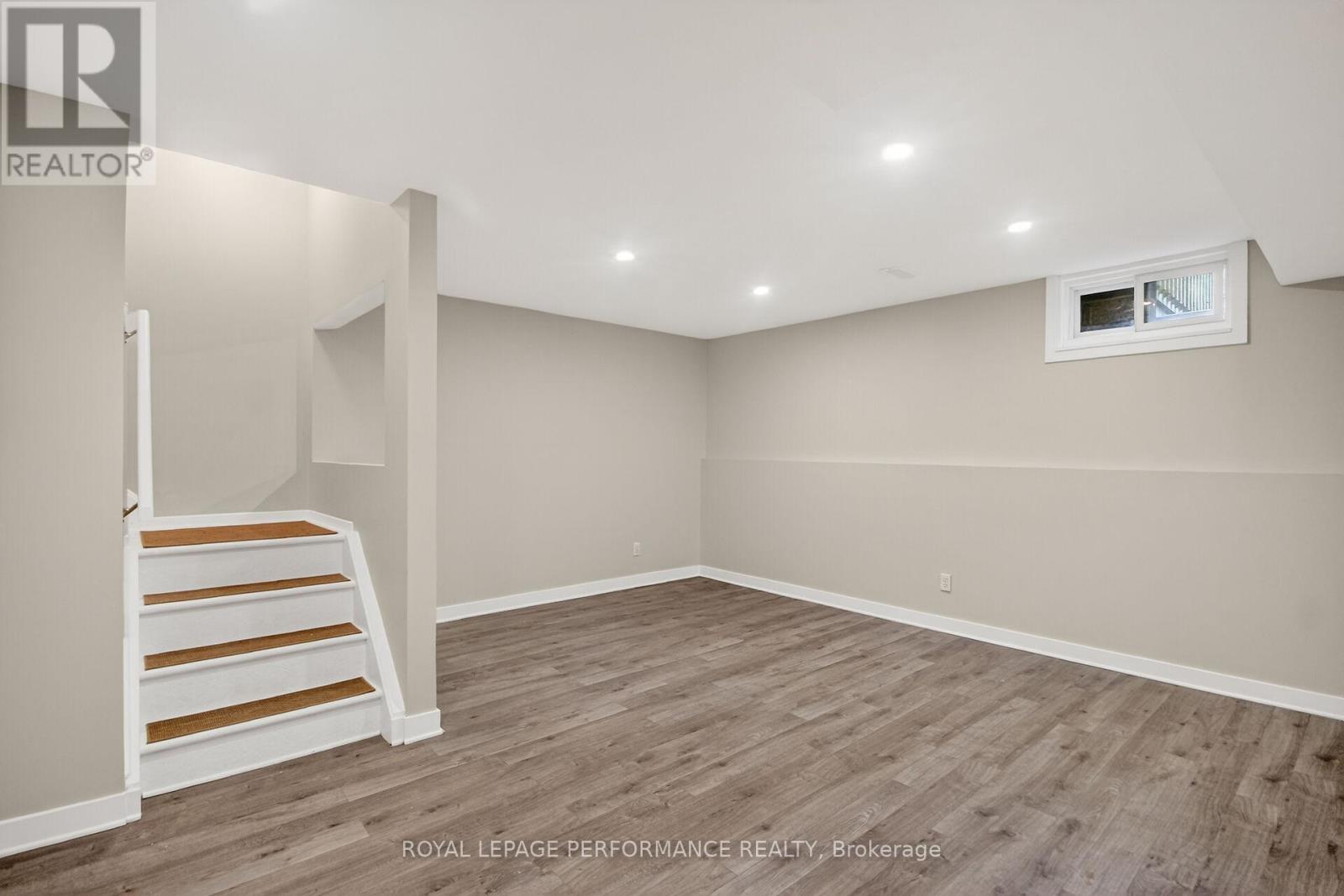 34 DIGNARD STREET - 31