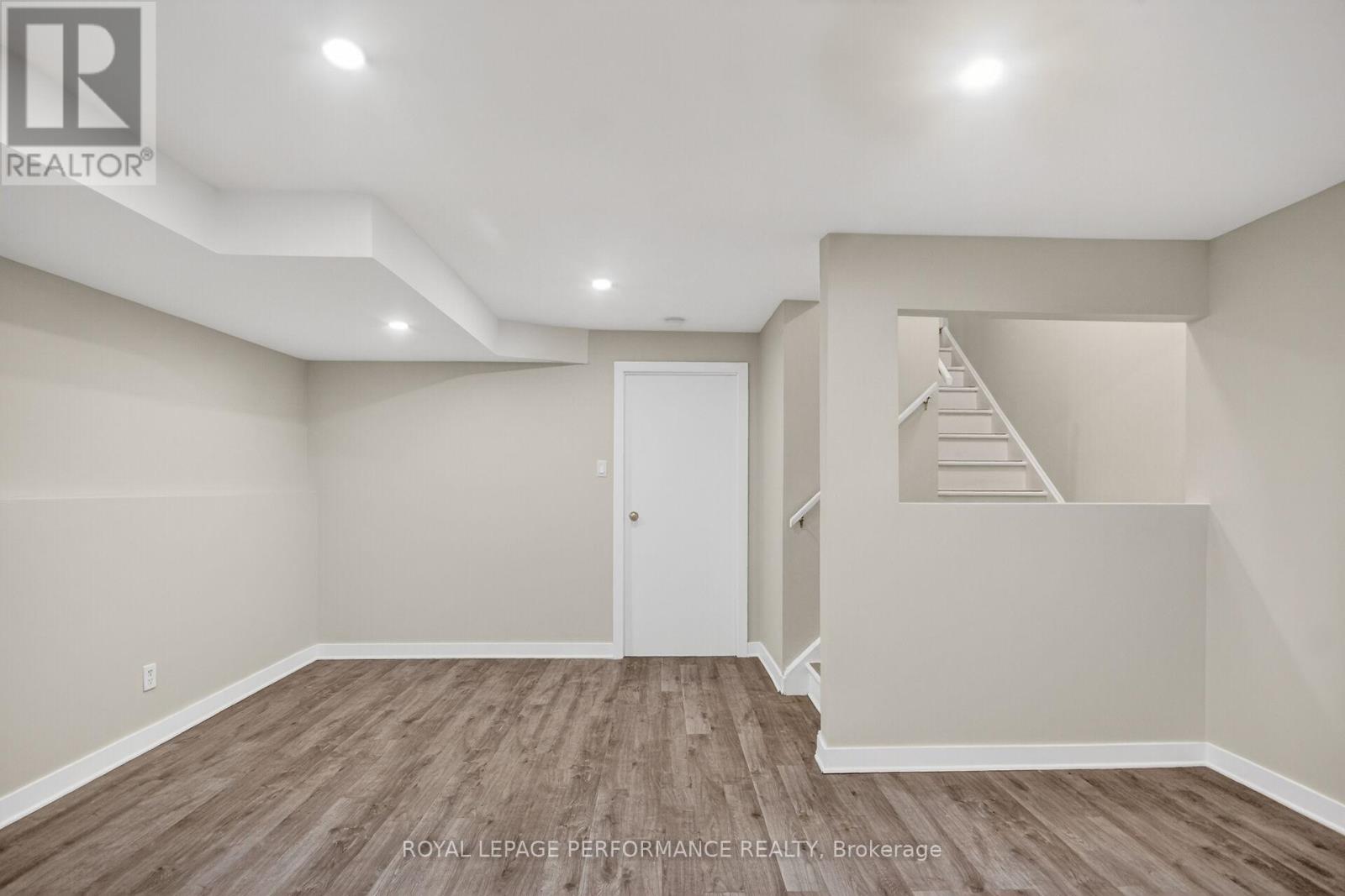 34 DIGNARD STREET - 34
