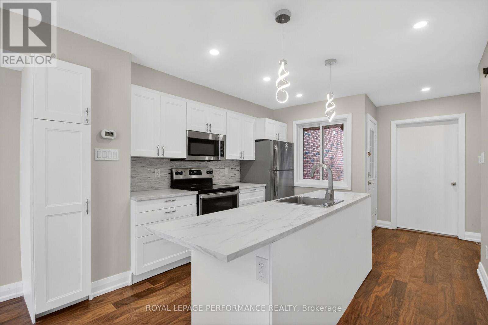 34 DIGNARD STREET - 8