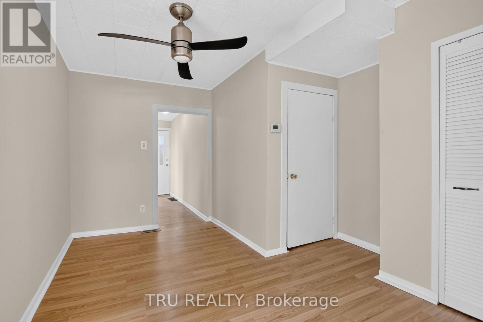 45 BELL STREET N - Image 20