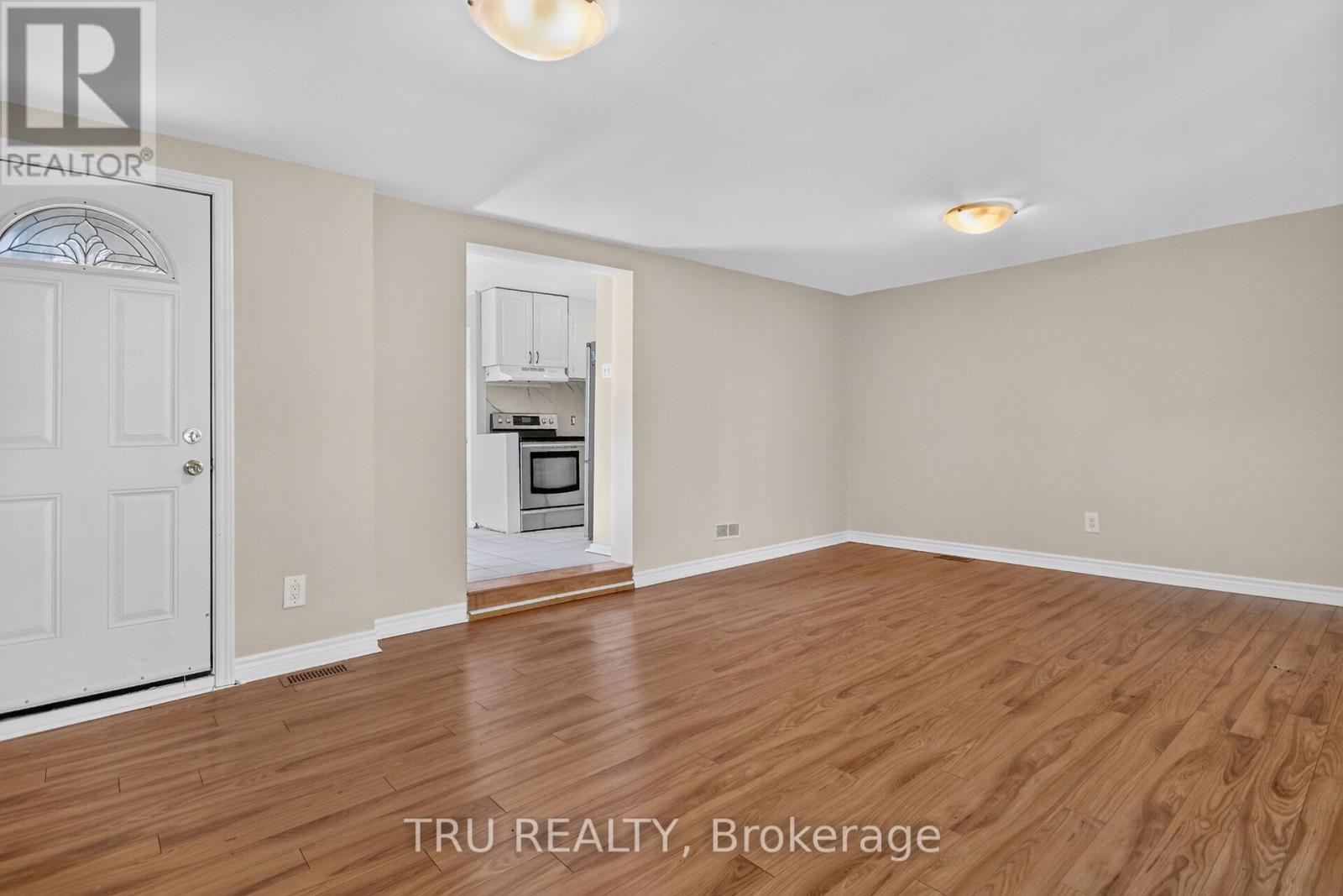45 BELL STREET N - Image 24