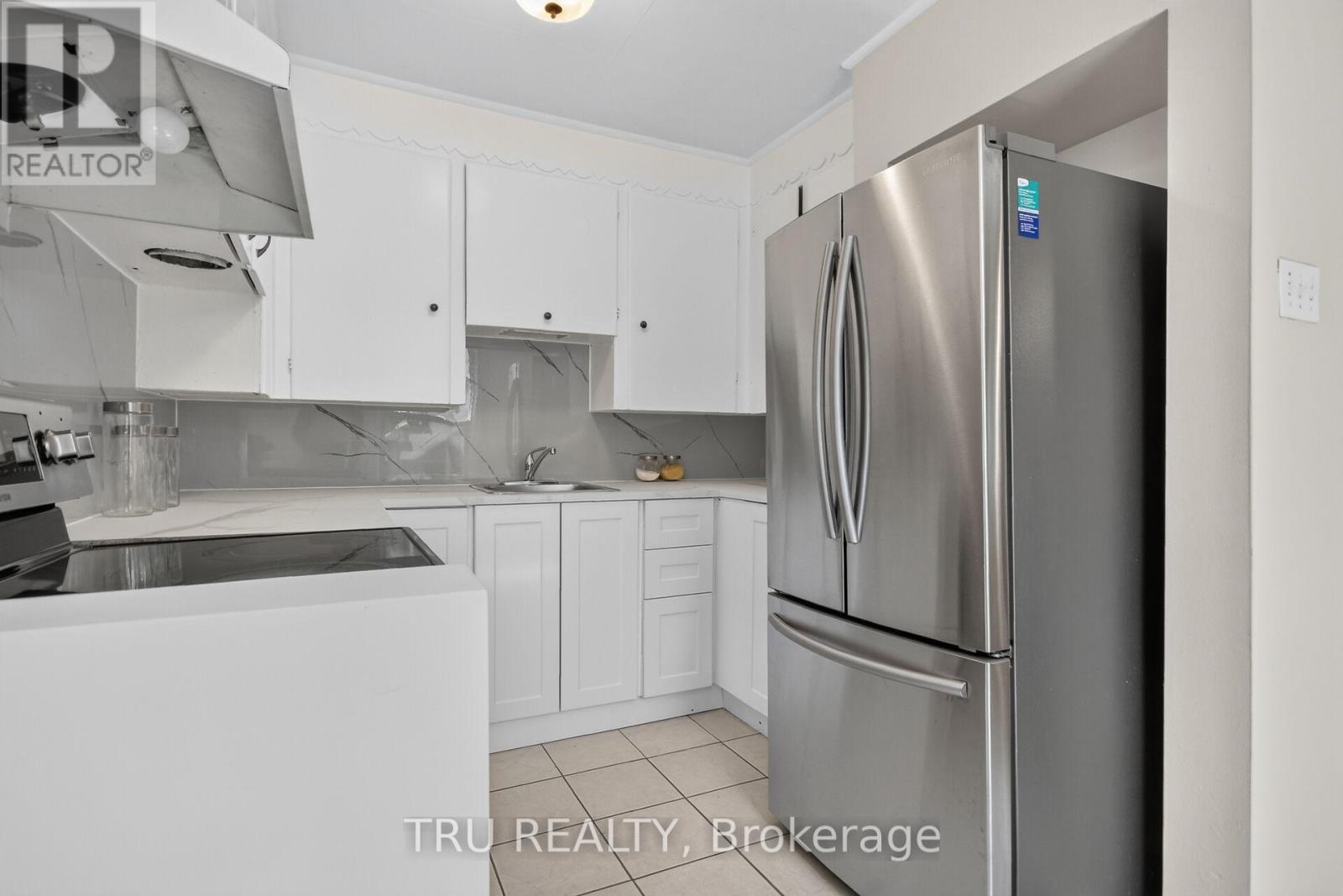 45 BELL STREET N - Image 31