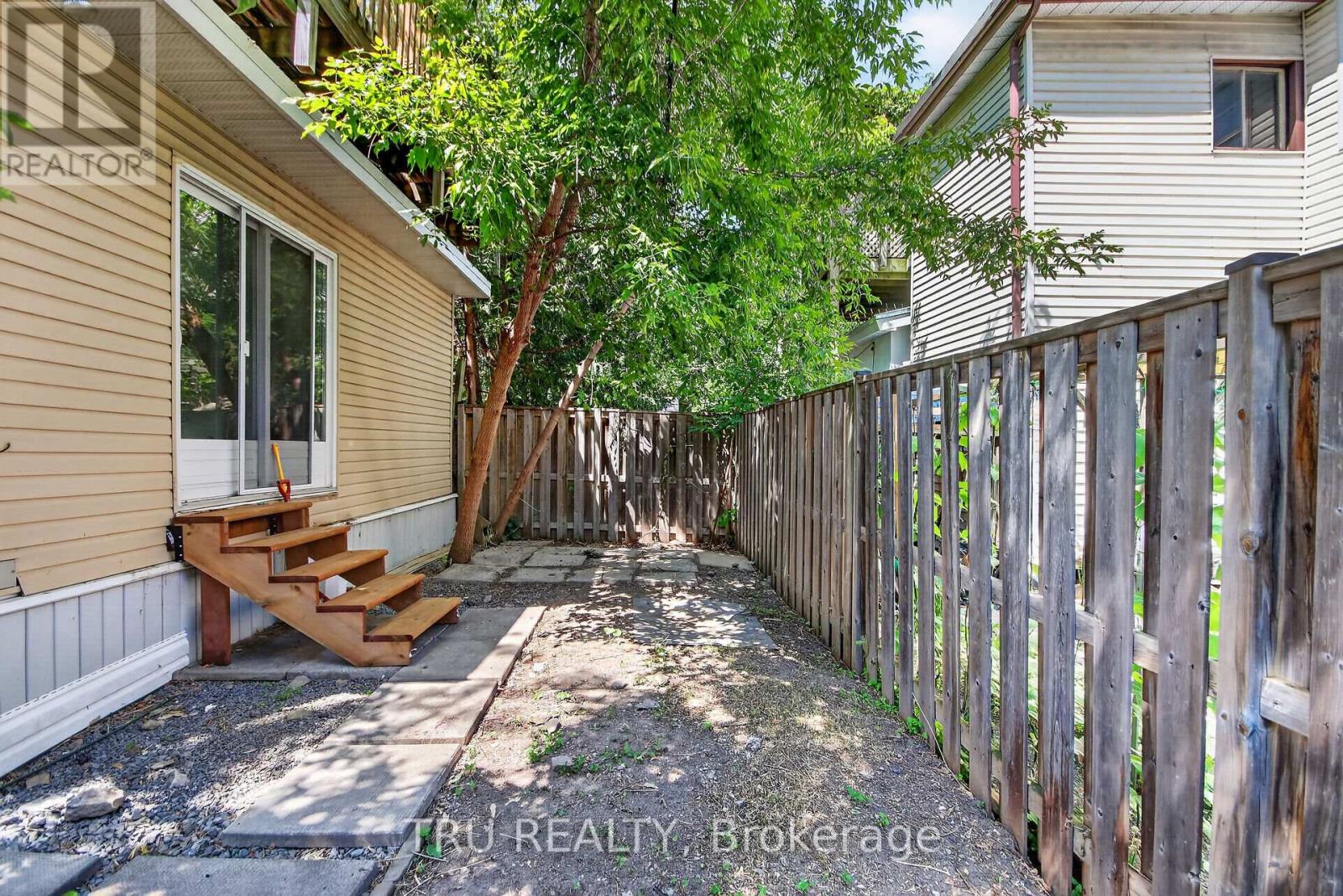 45 BELL STREET N - Image 45