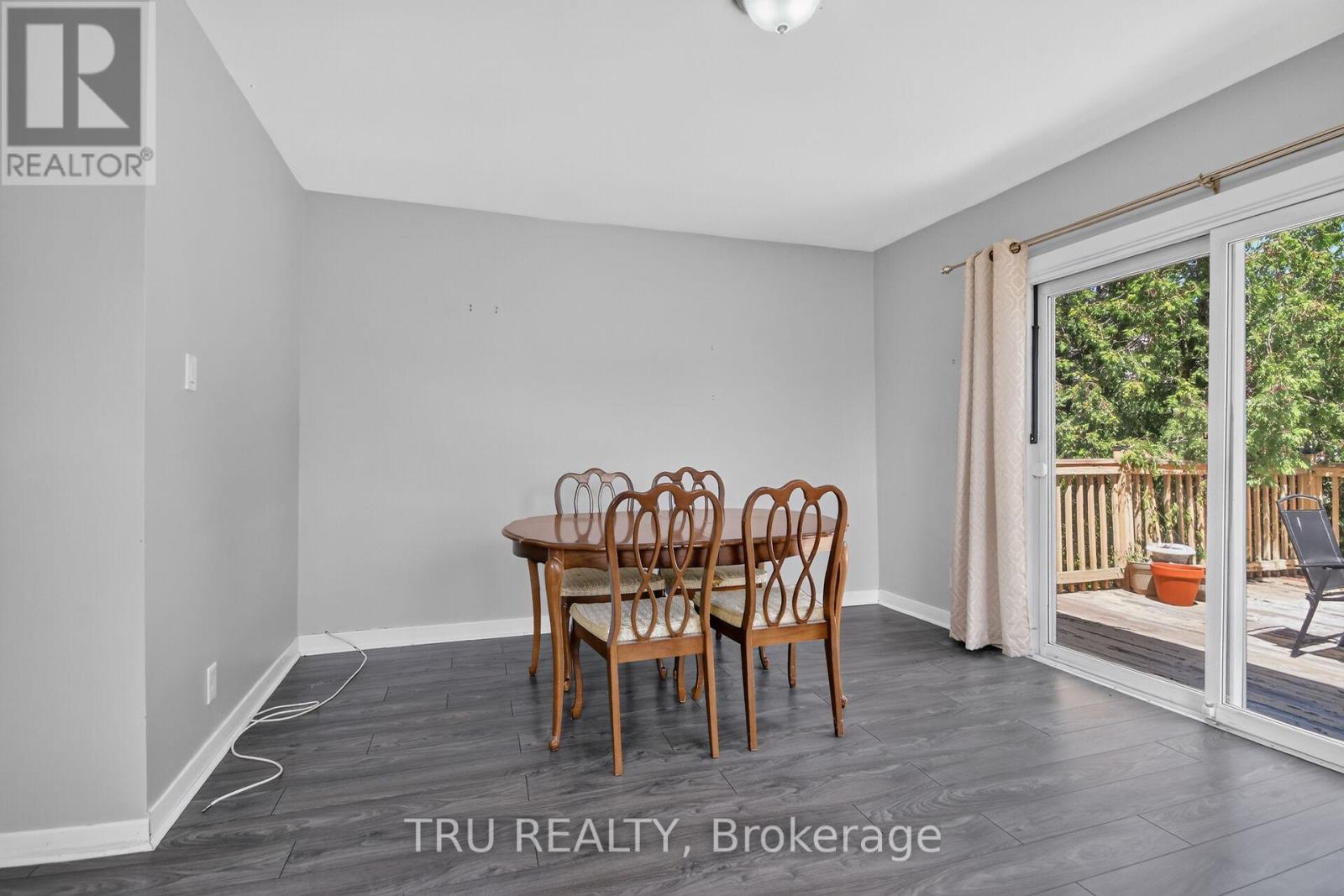 45 BELL STREET N - Image 6