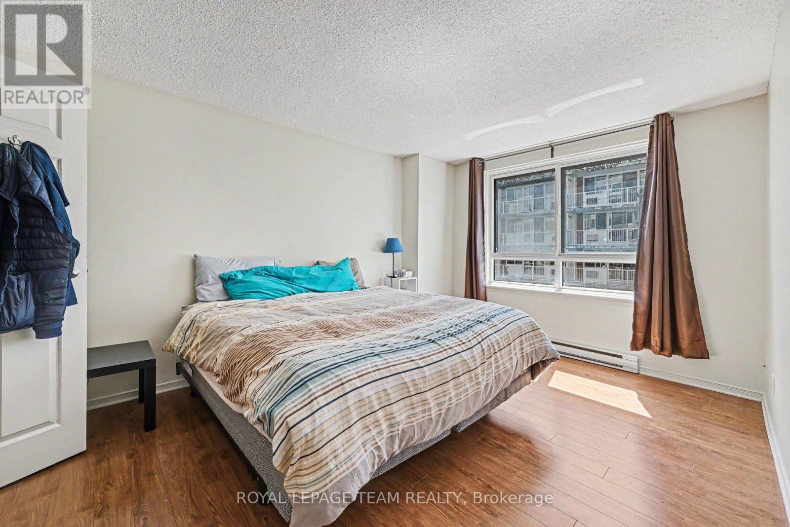 #404 199 KENT STREET - 11