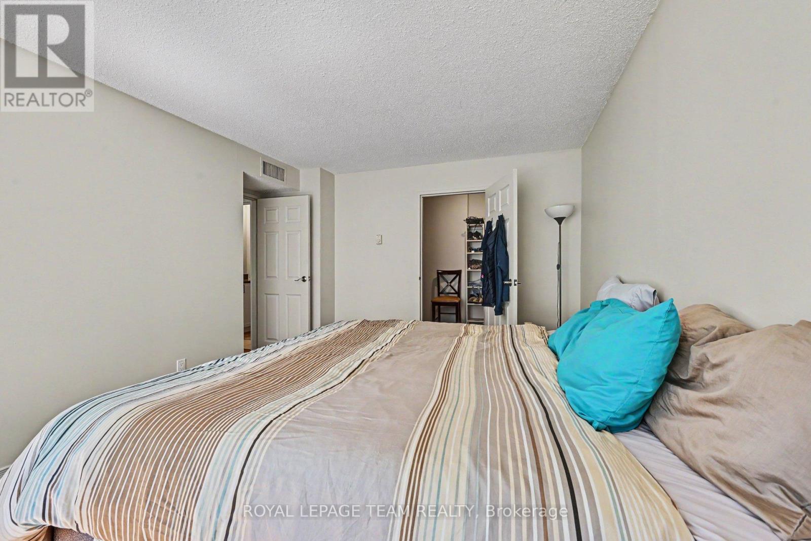 #404 199 KENT STREET - 12