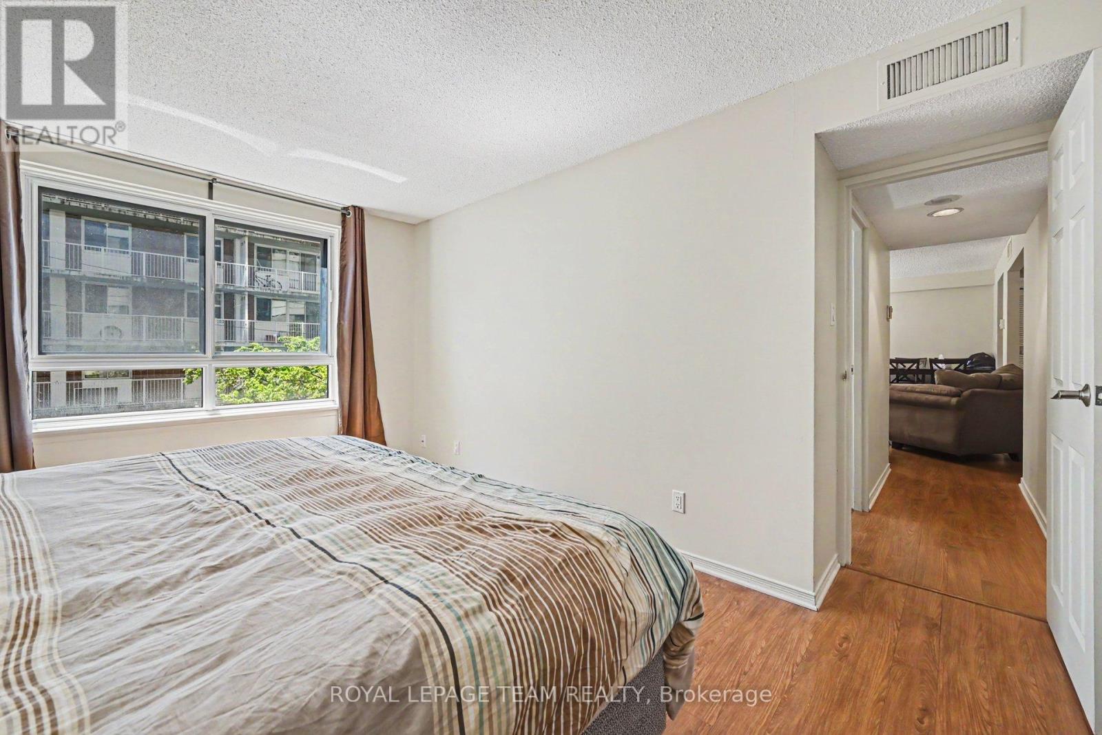 #404 199 KENT STREET - 13