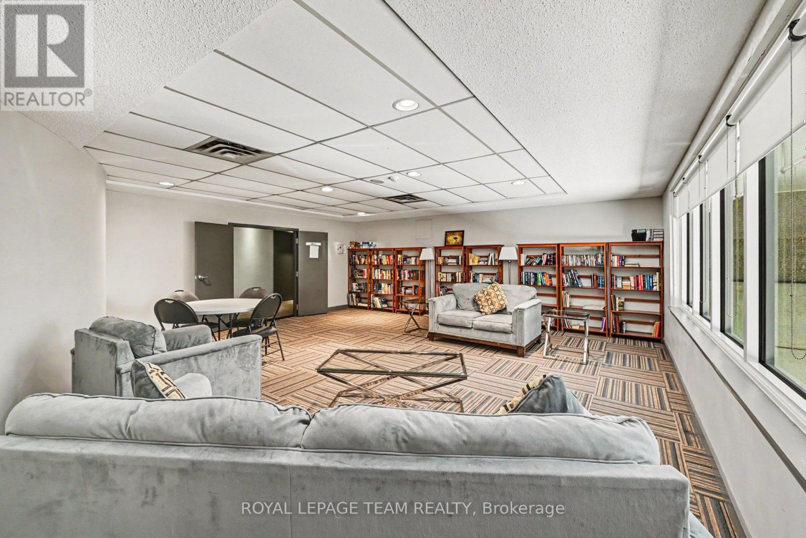 #404 199 KENT STREET - 16