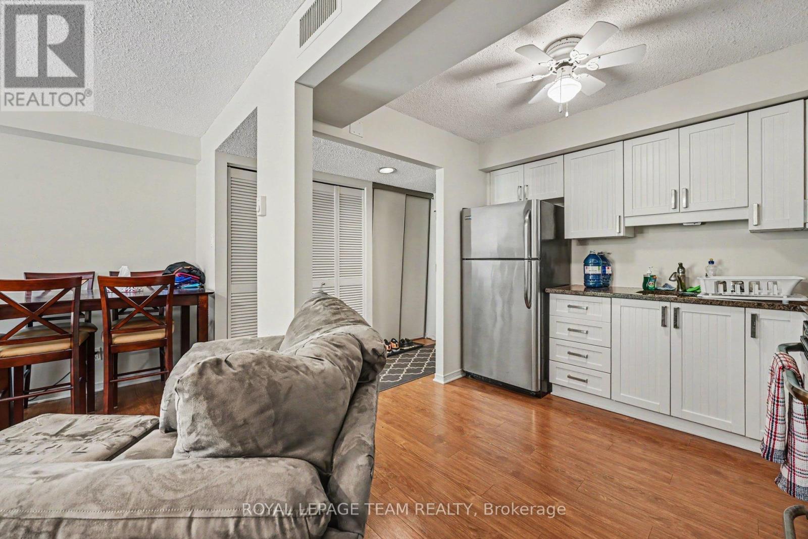 #404 199 KENT STREET - 5