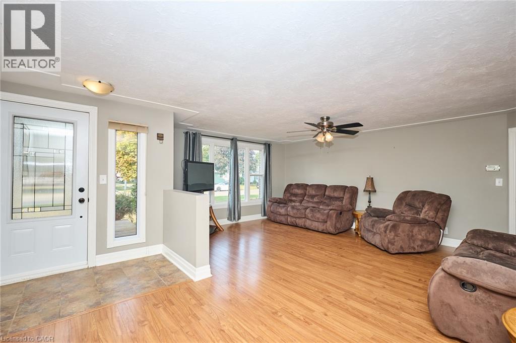 303 PARK Avenue W - Image 7