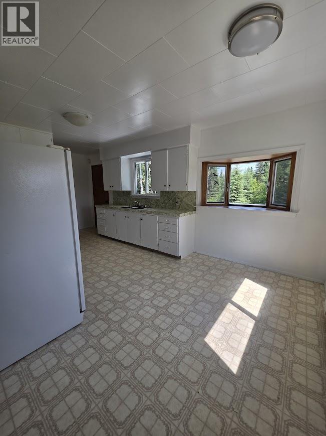 38064 CARIBOO HIGHWAY - 9