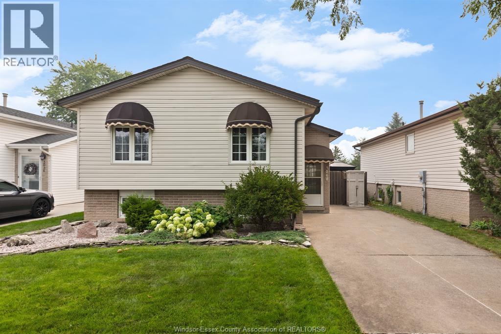 3040 LOEBACH - 1