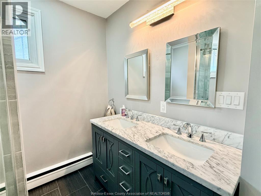 1404 DOUGALL AVENUE - 12