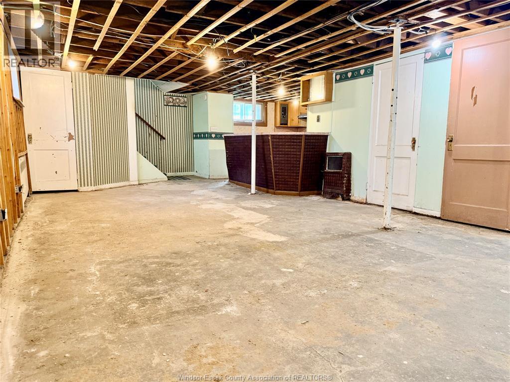 1404 DOUGALL AVENUE - 23