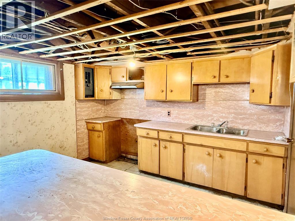 1404 DOUGALL AVENUE - 24