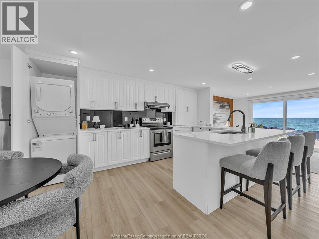 620 POINT PELEE DRIVE - 44