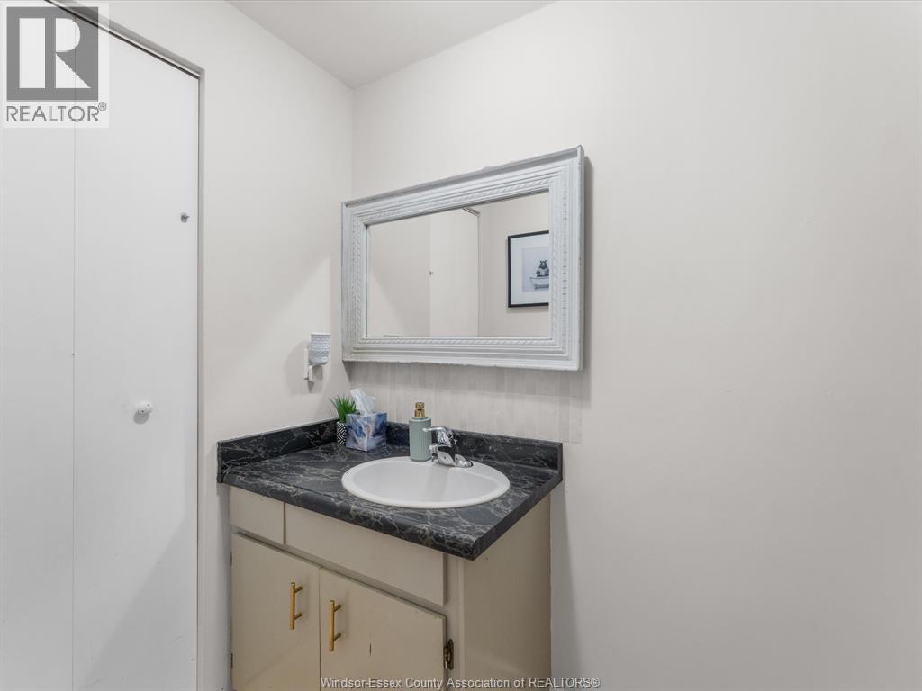 129 Lansdowne AVENUE - 19